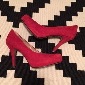 Isola Cagney Suede Heels Size 8